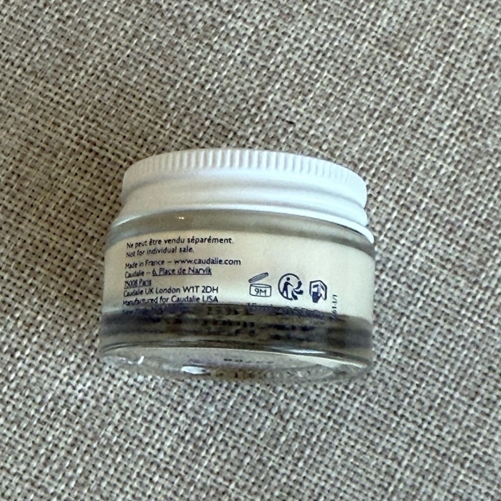 Caudalie Vinoperfect Dark Spot Niacinamide Moisturizer 15 ml/0.5 floz - Picture 3 of 3